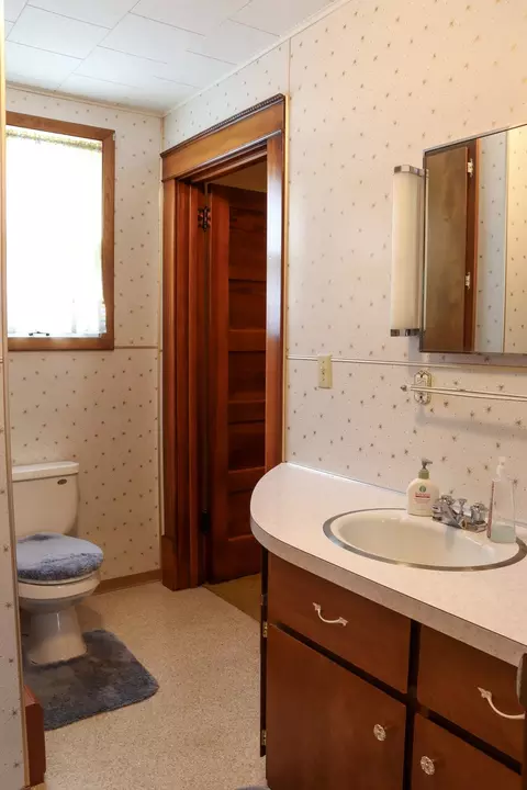 Bath - 513 W Main St, Morrison, IL 61270 photo 2 of 4
