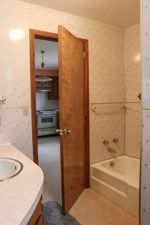 Bath - 513 W Main St, Morrison, IL 61270 photo 1 of 4