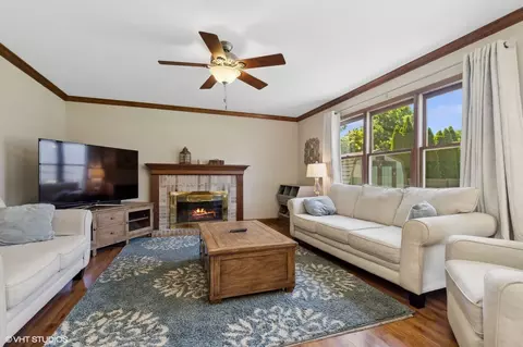 151 S Glenbrook Trl, Mchenry, IL 60050 photo 6