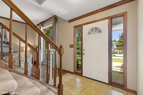 151 S Glenbrook Trl, Mchenry, IL 60050 photo 9