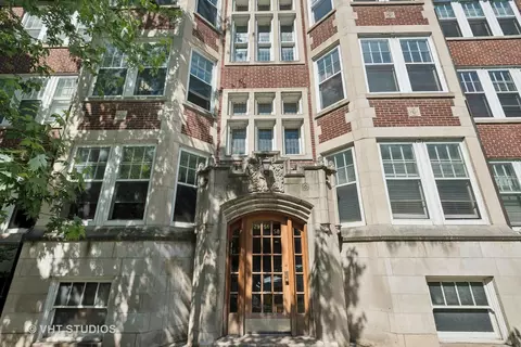 2956 N Pine Grove Ave #1, Chicago, IL 60657