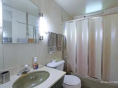 Bath - 38426 N 3rd Ave, Spring Grove, IL 60081 photo 2 of 2