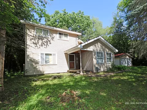 Exterior - 38426 N 3rd Ave, Spring Grove, IL 60081 photo 2 of 3