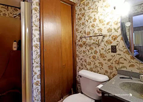 Bath - 38426 N 3rd Ave, Spring Grove, IL 60081 photo 1 of 2