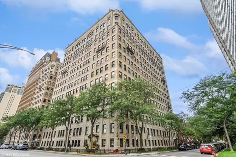 3534 N Lake Shore Dr #5C, Chicago, IL 60657