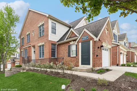 22 Red Tail Dr, Hawthorn Woods, IL 60047