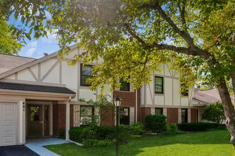 481 Thornhill Ln #B2, Wheeling, IL 60090