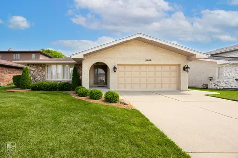 11021 Raleigh St, Westchester, IL 60154