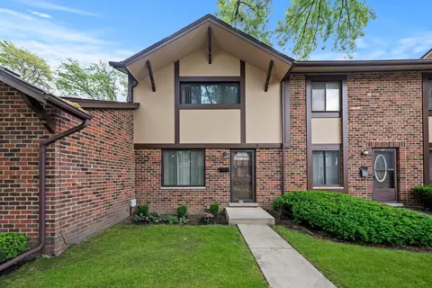 1 159 Holyoke Ln # S, Villa Park, IL 60181