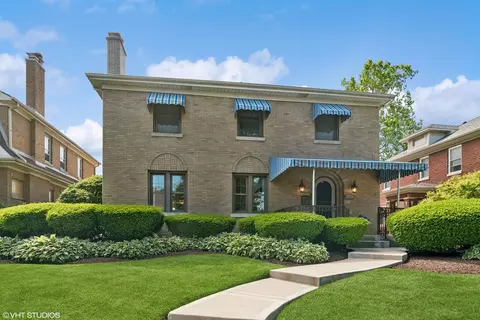 1037 N Elmwood Ave, Oak Park, IL 60302