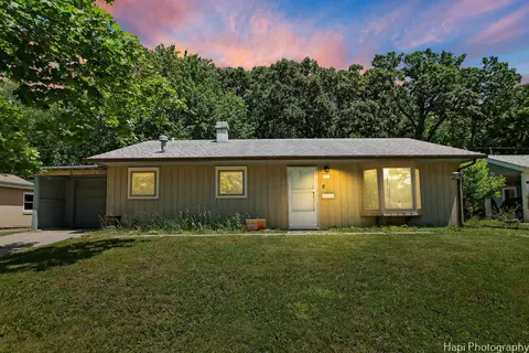 99 Birch St, Carpentersville, IL 60110