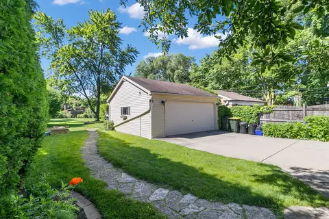 477 Uvedale Rd, Riverside, IL 60546 photo 20