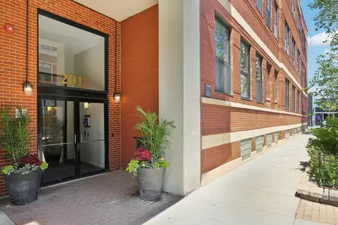 2012 W Saint Paul Ave #210, Chicago, IL 60647