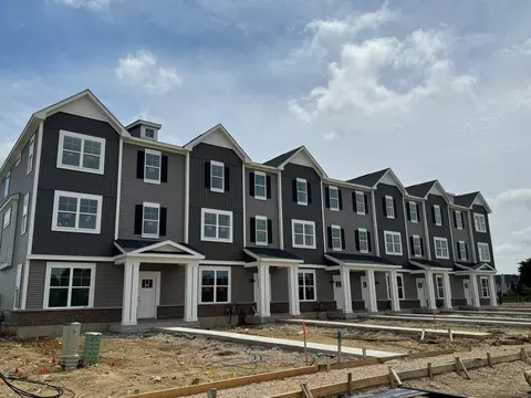 4489 Chelsea Manor Cir, Aurora, IL 60504