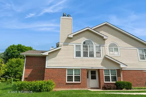 865 W Happfield Dr, Arlington Heights, IL 60004