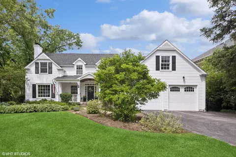 90 Sunset Ave, Glen Ellyn, IL 60137