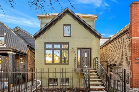 2145 W Charleston St, Chicago, IL 60647