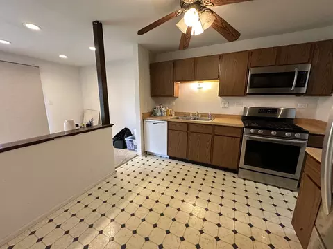 2850 Northampton Dr #B1, Rolling Meadows, IL 60008 photo 3