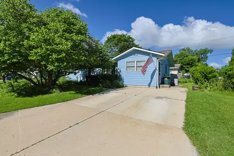 536 Indianwood Dr, Carol Stream, IL 60188