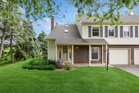 2684 College Hill Cir, Schaumburg, IL 60173