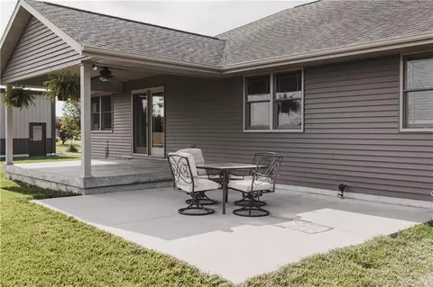 106 Davis Dr, Watson, IL 62473 photo 6