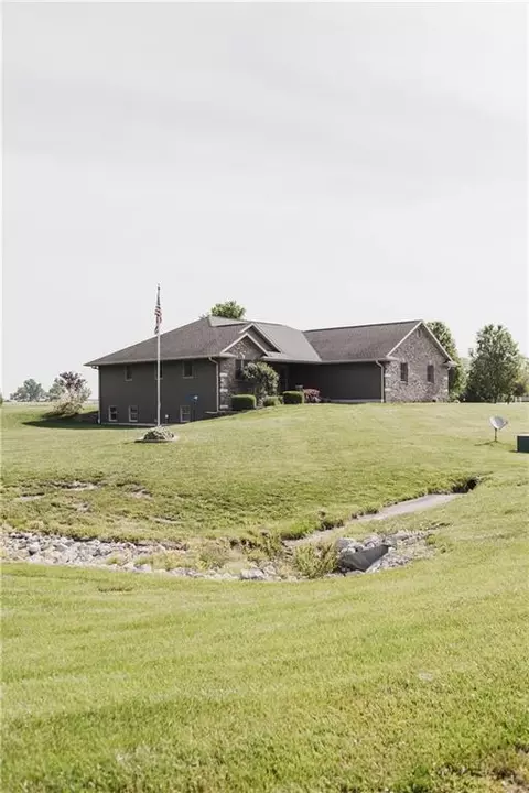 106 Davis Dr, Watson, IL 62473 photo 3