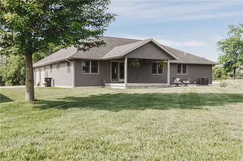 106 Davis Dr, Watson, IL 62473 photo 9
