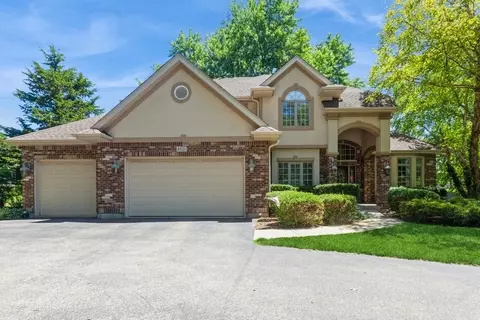4521 Roslyn Rd, Downers Grove, IL 60515