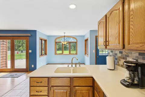 Kitchen - 8519 Nolan St, Harvard, IL 60033 photo 5 of 5