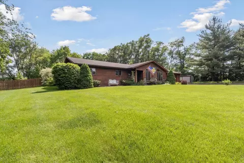 Exterior - 8519 Nolan St, Harvard, IL 60033 photo 2 of 10