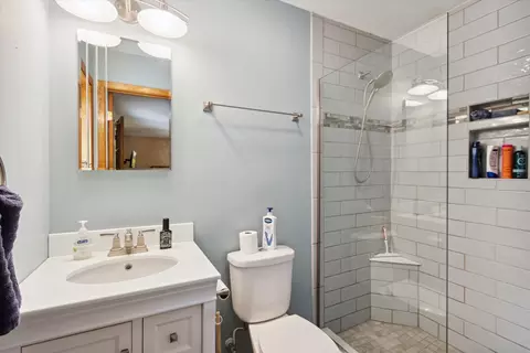 Bath - 8519 Nolan St, Harvard, IL 60033 photo 2 of 2