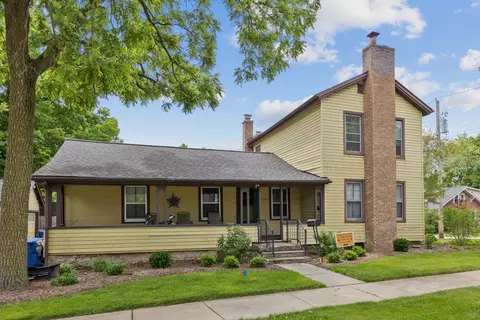 205 S 4th Ave, Saint Charles, IL 60174