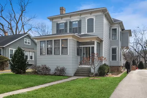 1937 Wilmette Ave, Wilmette, IL 60091