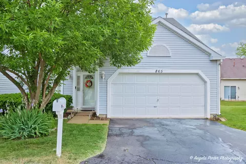 865 Dogwood Ln, Lake In The Hills, IL 60156