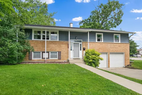 1340 E Kenilworth Ave, Palatine, IL 60074