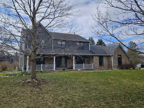 5557 Old Field Rd, Long Grove, IL 60047