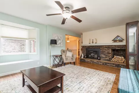 1918 Dot St, Mchenry, IL 60050 photo 7