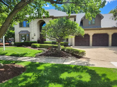 621 Balmoral Cir, Naperville, IL 60540
