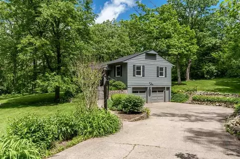 8724 Burr Oak Rd, Roscoe, IL 61073