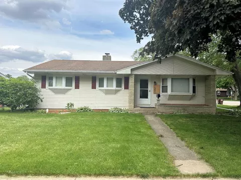 1001 Westview Dr, Rochelle, IL 61068