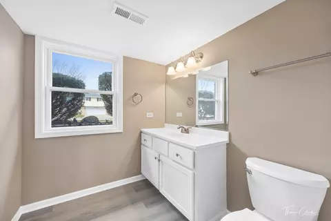 1312 Devonshire Dr, Joliet, IL 60435 photo 32