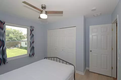 Bedroom - 333 E Wayne Pl, Wheeling, IL 60090 photo 2 of 2