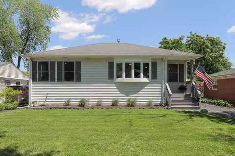 Exterior - 333 E Wayne Pl, Wheeling, IL 60090 photo 7 of 7