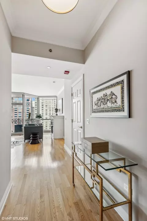 21 E Huron St #2004, Chicago, IL 60611 photo 3