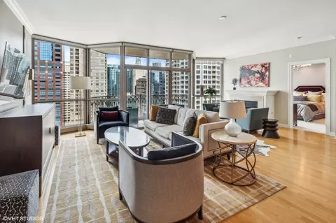 21 E Huron St #2004, Chicago, IL 60611 photo 6