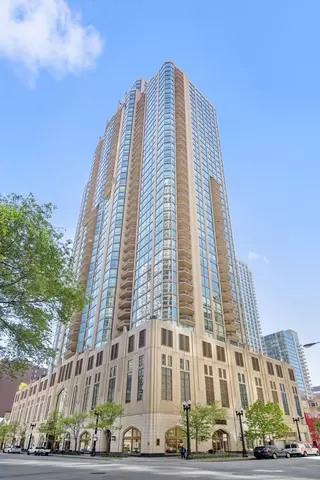 21 E Huron St #2004, Chicago, IL 60611