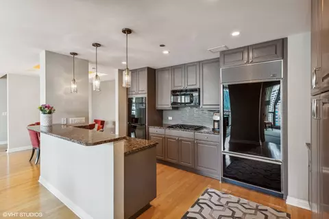 21 E Huron St #2004, Chicago, IL 60611 photo 16