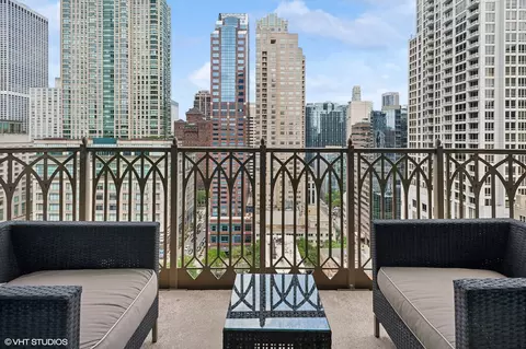 21 E Huron St #2004, Chicago, IL 60611 photo 8