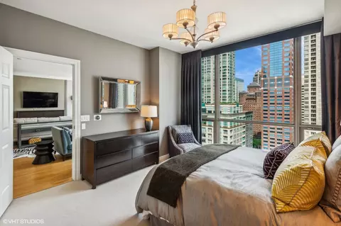 21 E Huron St #2004, Chicago, IL 60611 photo 17