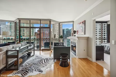 21 E Huron St #2004, Chicago, IL 60611 photo 5